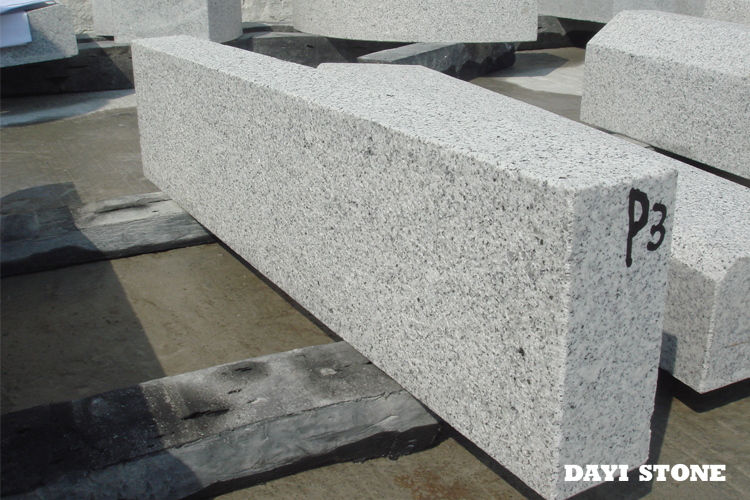 French Kerbstone P3 Top and front edge Bushhammered others sawn 100x8x20cm - Dayi Stone